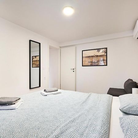 Lina Apartments Umag Exterior photo